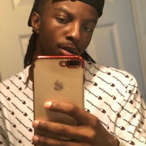 Meet your Posher, Dominique